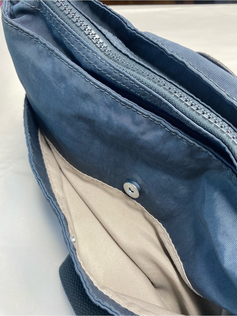 Kipling Angie Nylon Crossbody bag Blue gray Roomy lightweight - Picture 7 of 10